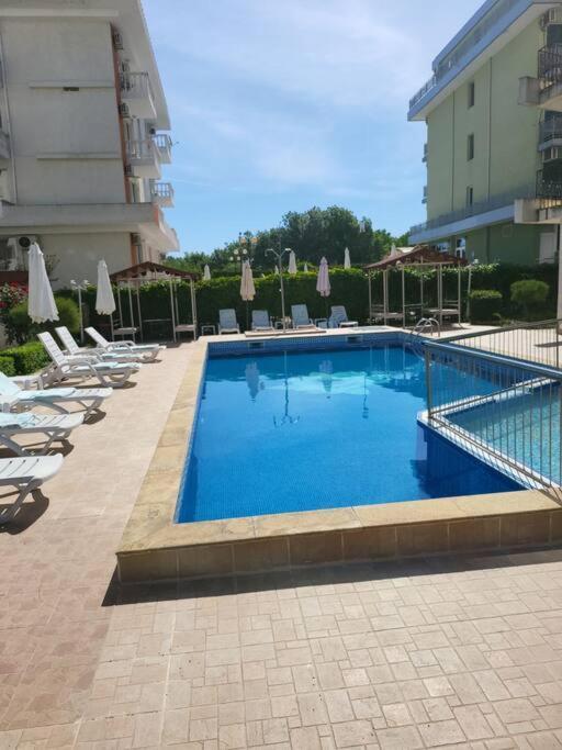 Луксозен Апартамент Срещу Какао Sunny Beach Esterno foto